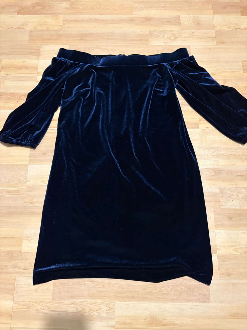 Vince Camuto Off-the-Shoulder Velvet Sheath Dress Navy Medium